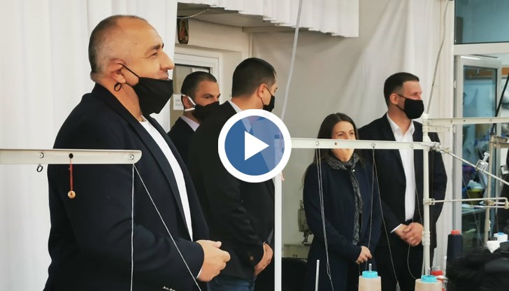 Премиерът Бойко Борисов провери дали има предпазни средства в магазините и шивашки цех за маски