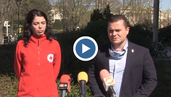 От Червения кръст призоваха да се даряват пакетирани хранителни продукти с дълъг срок на годност като олио, брашно, захар,макарони