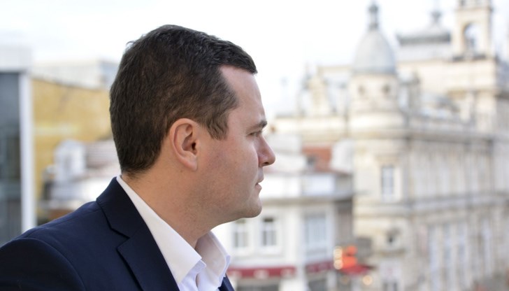 Желаещите да се запишат за приемна ще могат да го направят на 08 април, сряда от 15:00 до 17.30 часа на телефон: 082 881 745 Желаещите да се запишат за приемна ще могат да го направят на 08 април, сряда от 15:00 до 17.30 часа на телефон: 082 881 745