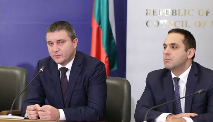 Двамата министри са част от скандала с ББР и няма какво да залъгват Борисов и обществото