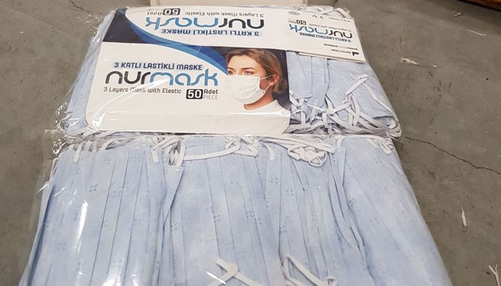 Откриха и 34 827 броя етикети, емблеми и облекла с обозначения на световноизвестни марки