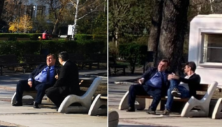 Причината е снимка, на която се вижда как вицепремиерът седи на пейка в градинката пред Народния театър