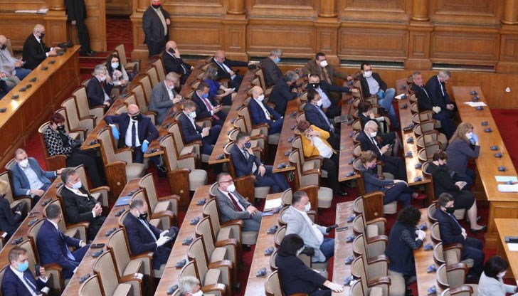 Време е да защитим българския национален интерес, настоя Корнелия Нинова Време е да защитим българския национален интерес, настоя Корнелия Нинова