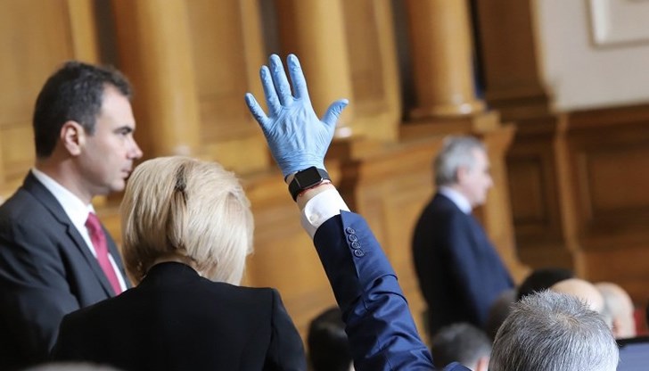 Проф. Венцислав Мутафчийски уточни, че тези проби са направени във Военномедицинска академия