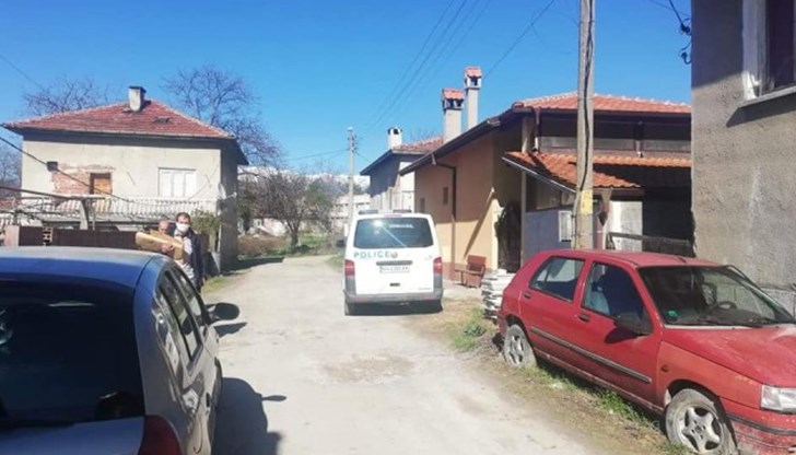 Мъжът е пребит, починал и захвърлен в нивите