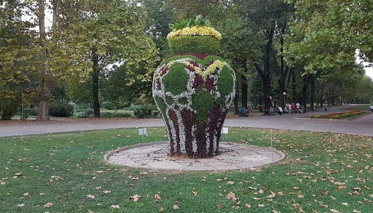 Община Русе уведомява, че предстои наземно третиране на зелените площи срещу кърлежи и бълхи Община Русе уведомява, че предстои наземно третиране на зелените площи срещу кърлежи и бълхи