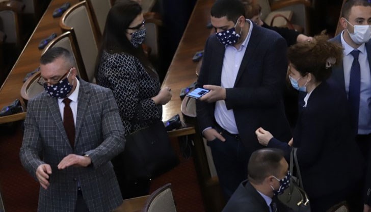 На заседание на парламента този следобед актуализацията ще бъде разгледана и от депутатите На заседание на парламента този следобед актуализацията ще бъде разгледана и от депутатите