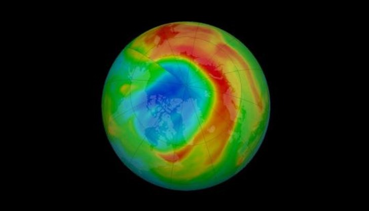 През март докладите за метеорологичните балони откриха спад от 90 процента на озона в основата на слоя