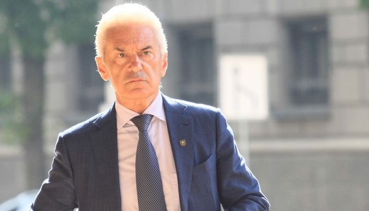 Те го поздравили с "Добър ден", а Сидеров продължил да крещи "Махай ги тия" Те го поздравили с "Добър ден", а Сидеров продължил да крещи "Махай ги тия"