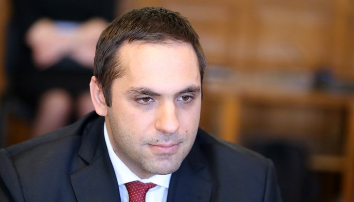 България трябва да търси от всяко зло - добро, категоричен бе министърът на икономиката