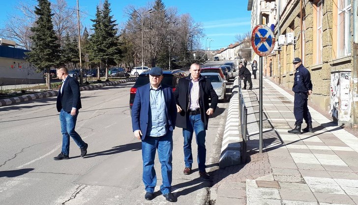 Тецът е декларирал с писмо до главния прокурор Иван Гешев намерение да спре горенето на нерегламентирани отпадъци