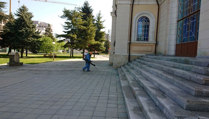 Обработват се още спирки, площади и възлови улици в Русе