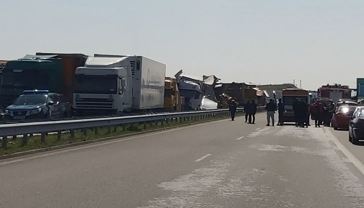 Верижната катастрофа стана тази сутрин на АМ Марица