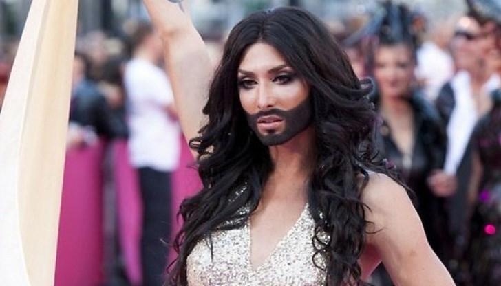 Полицията в Дюселдорф арестува 31-годишната победителка в Евровизия 2014 Кончита Вурст на път за участие в шоуто „Маскираният певец“