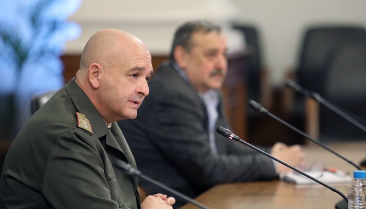 Вече се вижда, че тези младежи, които се събират на тумби са рискова група Вече се вижда, че тези младежи, които се събират на тумби са рискова група