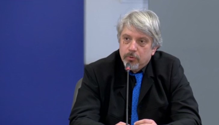 Проблемът е, че има празници и мерките се отслабват, а отслабят ли се, вирусът поема въздух и това се вижда Проблемът е, че има празници и мерките се отслабват, а отслабят ли се, вирусът поема въздух и това се вижда