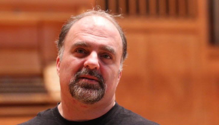 Тази криза е нещо ново, защото в момента това, което най-малко се очаква от хората е да бъдат заедно Тази криза е нещо ново, защото в момента това, което най-малко се очаква от хората е да бъдат заедно