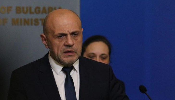 Освен ресторанти и питейни заведения, всички други работят