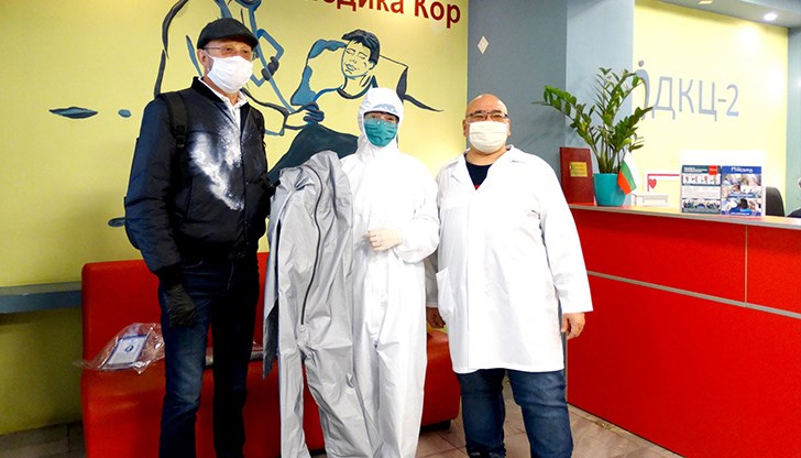 Надяваме се, че този път дарението не е придружено с тениски с лика на Бойко Борисов