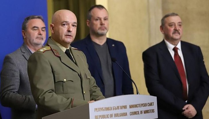 Маските са задължителни според заповедта на министъра и неносенето подлежи на санкция Маските са задължителни според заповедта на министъра и неносенето подлежи на санкция