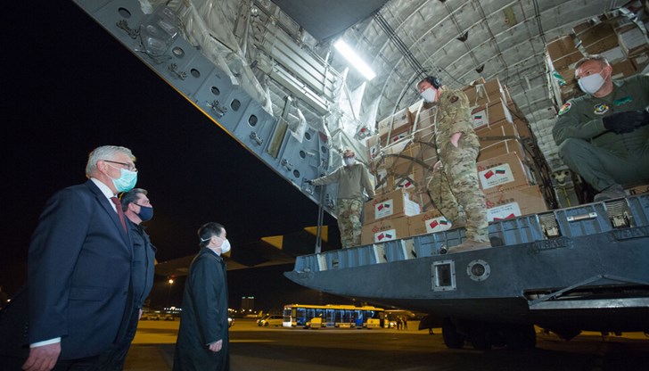 Пристигна първата пратка медицински материали от Китай