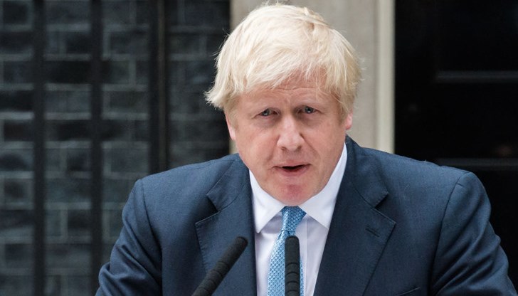 Британският премиер благодари на персонала в лондонска болница за грижите за него, докато се възстановява от COVID-19