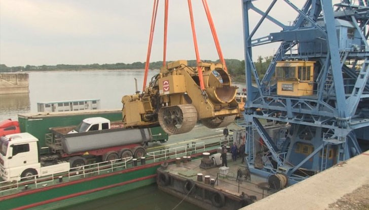 Те са превозени от най-големия български речен кораб "Джъмбо 3"