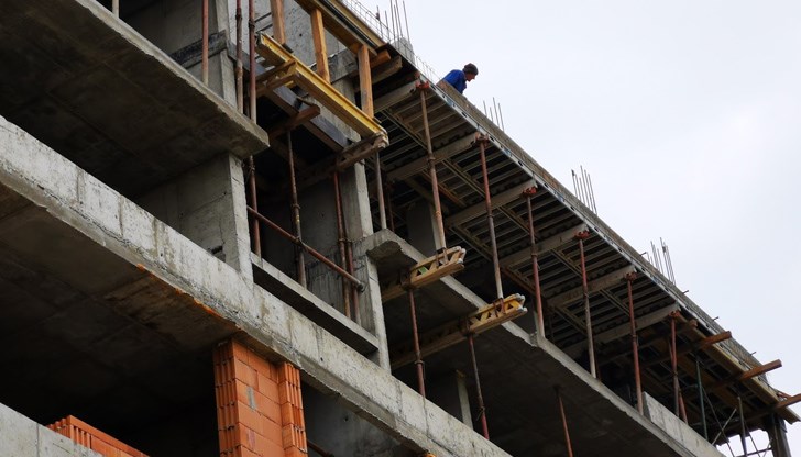 Строителният бранш настоя правителството да отмени забраната Строителният бранш настоя правителството да отмени забраната