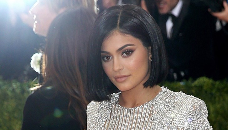 Звездата заплатила огромната сума за нов дом в Холмби Хилс, Лос Анджелис