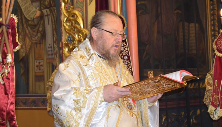 На Велики петък Негово Високопреосвещенство Русенски митрополит Наум възглави богослужебното последование на Опело Христово