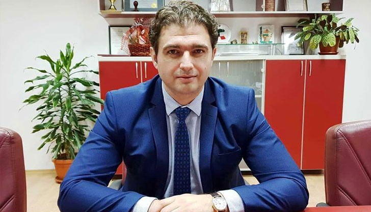 Той е назначен със заповед на временно изпълняващата длъжността кмет на града Неделка Фингарова