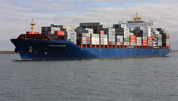 11 души от екипажа са успели да се скрият в специално предвидено помещениe