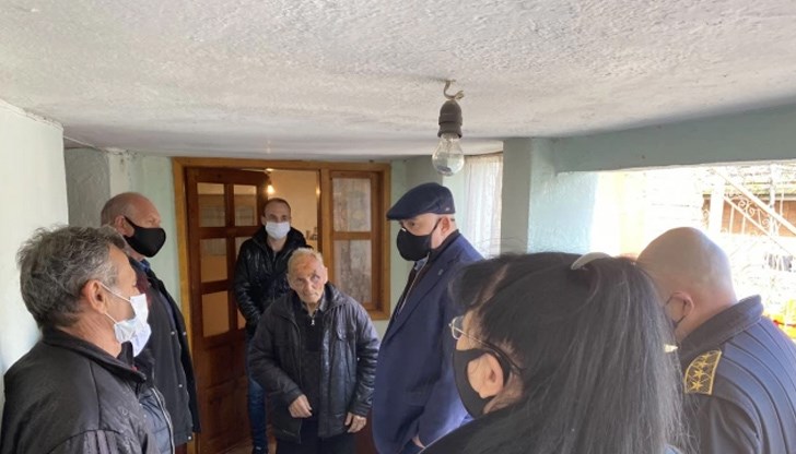 Главният прокурор Иван Гешев посети пловдивското село Трилистник Главният прокурор Иван Гешев посети пловдивското село Трилистник