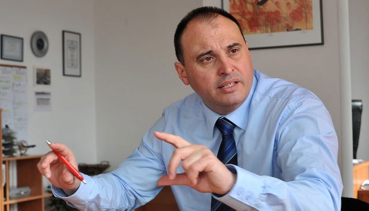 Може да се плати поне стойността на една минимална месечна заплата – нетно поне да са 500 лева, изчистени от данъци и осигуровки, сподели Румен Гълъбинов