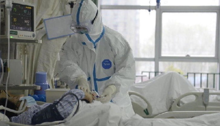 Възрастната жена е имала контакт с внука ѝ, който се прибрал от Англия Възрастната жена е имала контакт с внука ѝ, който се прибрал от Англия