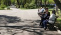 Отпадна забрана за сядане на пейки в парковете