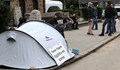 Протестиращи опънаха палатки пред президентството