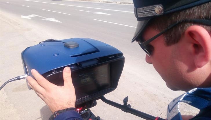 Пътна полиция вади 200 камери на лов за джигити