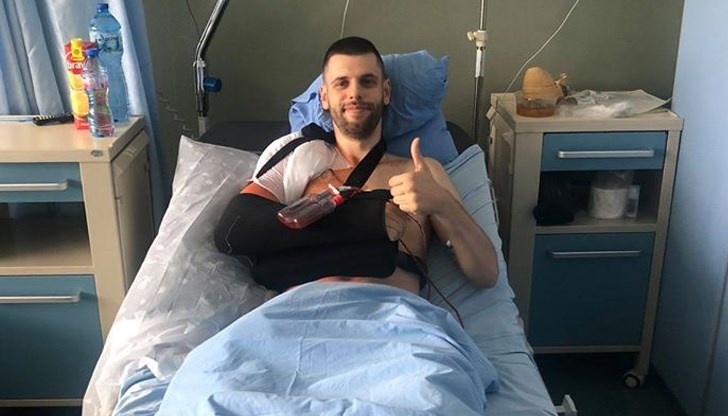Състезателят на волейболния Дунав (Русе) Ангел Велков претърпя успешна операция вчера
