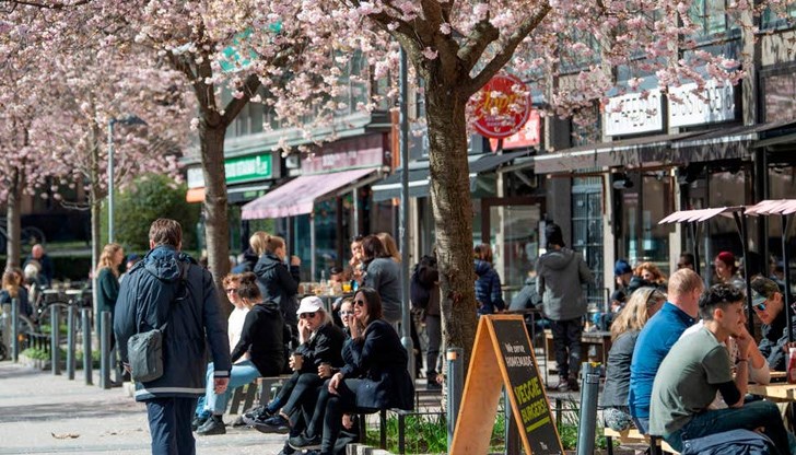 Главният епидемиолог на страната Андерс Тегнел предполага, че Стокхолм може да достигне стаден имунитет още този месец Главният епидемиолог на страната Андерс Тегнел предполага, че Стокхолм може да достигне стаден имунитет още този месец