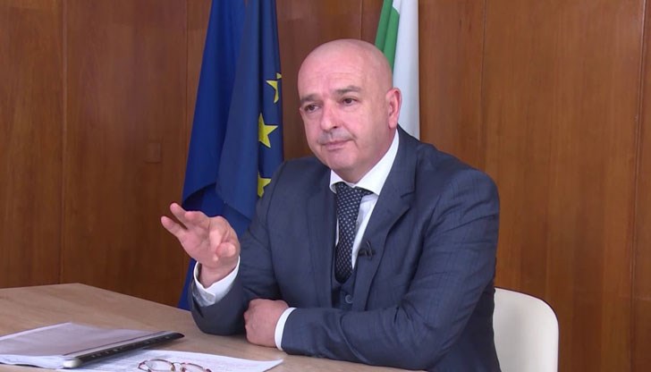 Той вече не е просто генерал или лекар