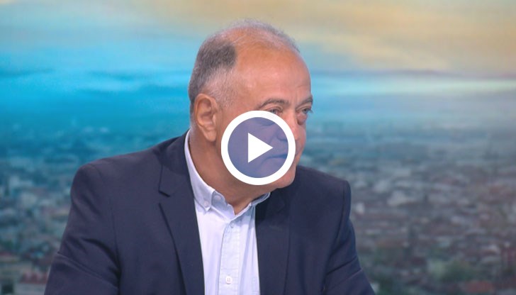 Не смятам, че е шега, че Божков може да предаде акциите на Борисов. Ако бъдат прехвърлени на него, това ще бъде знаково, обяви лидерът на ДСБ