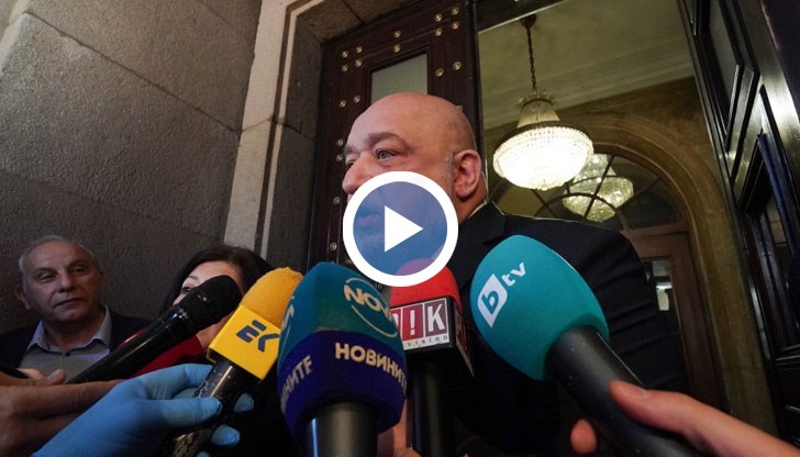 Абсурдно е премиер да притежава футболен клуб, обяви Красел Кралев