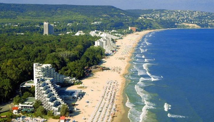 Днес е първият работен ден на курорта "Албена" Днес е първият работен ден на курорта "Албена"