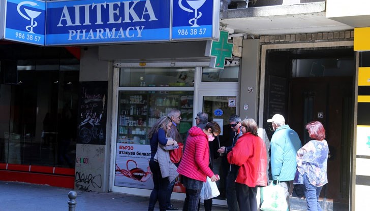 Аптеки отказват да издават лекарства на хронично болни само по рецептурна книжка