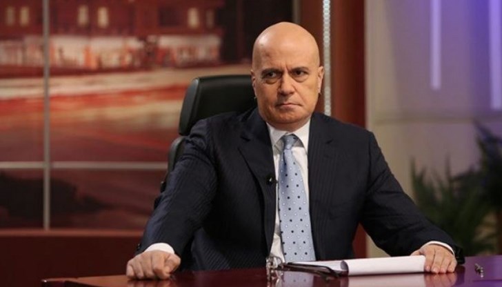 Бойко Борисов и Националният оперативен щаб са пряко отговорни за паниката и страха. И за лъжите. И за опашките пред трудовите борси