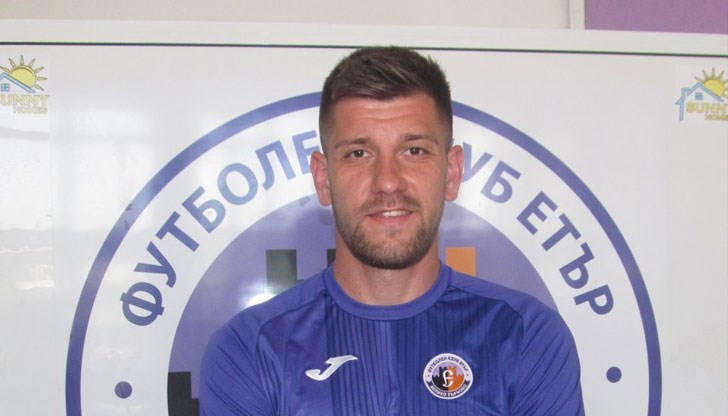 Вчера стана ясно, че защитникът на Славия Емил Виячки е дал положителна проба за COVID-19 и е поставен под карантина Вчера стана ясно, че защитникът на Славия Емил Виячки е дал положителна проба за COVID-19 и е поставен под карантина