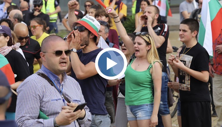 Протестиращите искат оставка на правителството