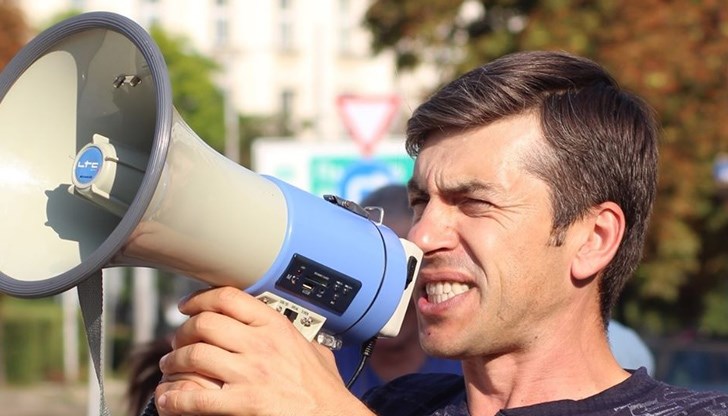 Граждани излизат на протест за оставките на Бойко Борисов и Иван Гешев Граждани излизат на протест за оставките на Бойко Борисов и Иван Гешев