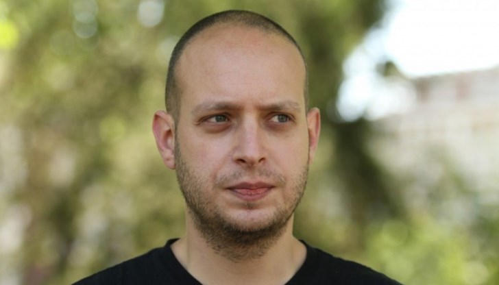 Кои въпроси журналистите пропуснаха да зададат на щаба и уцели ли той най-добрия час за даване на брифинг?